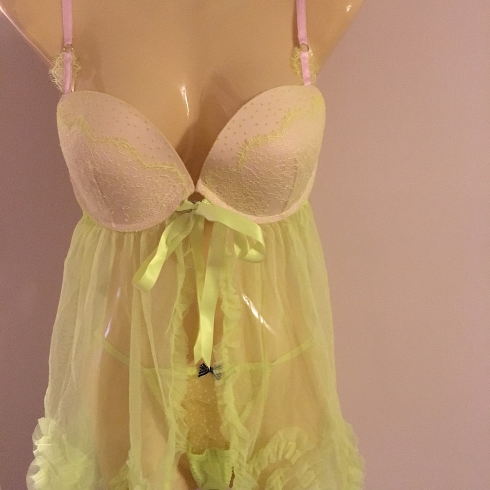 Bright Victoria’s Secret Lingerie 36D
